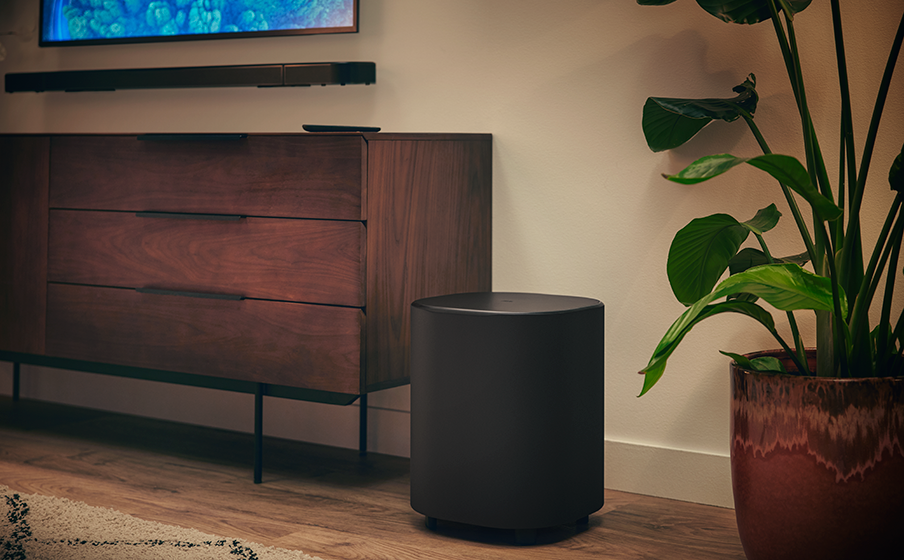 Daya output maks 960 W dan subwoofer nirkabel 10"